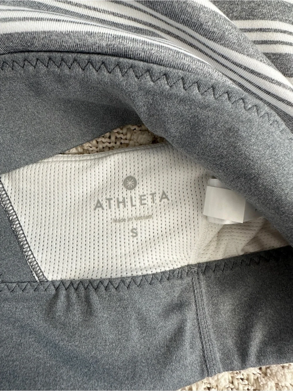 Athleta High Neck Criss Cross Sports Bra Small Grey White Stripe Activewear S